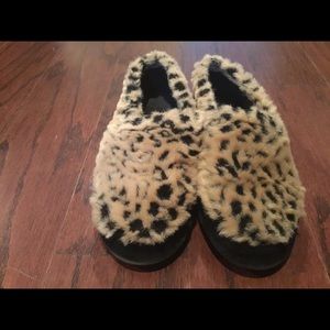 acorn fleece slippers